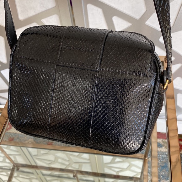Authentic Burberry buckle snakeskin crossbody - Picture 5 of 16